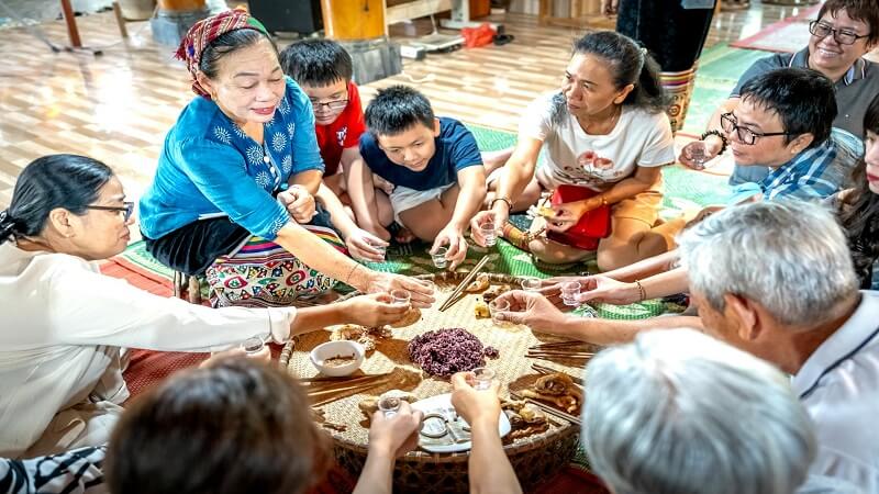 Top Thoughtful Traditions That Strengthen Family Values