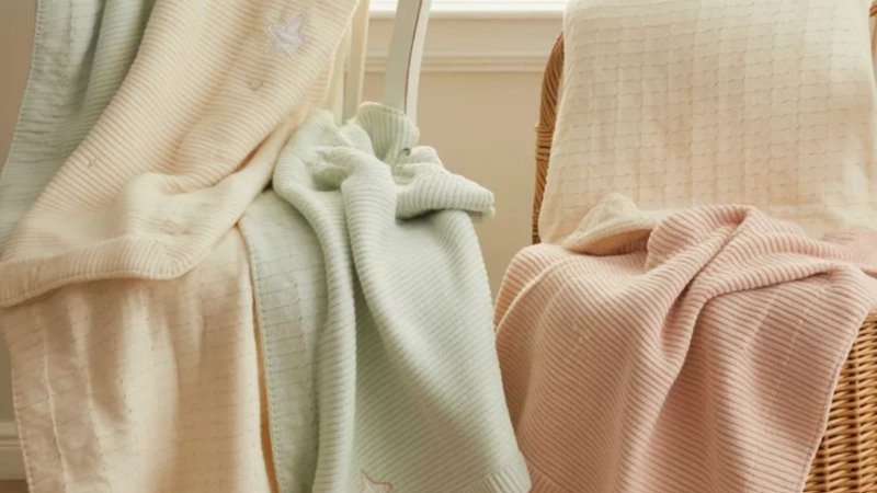 Discover the Benefits of Personalised Baby Blankets for Newborns